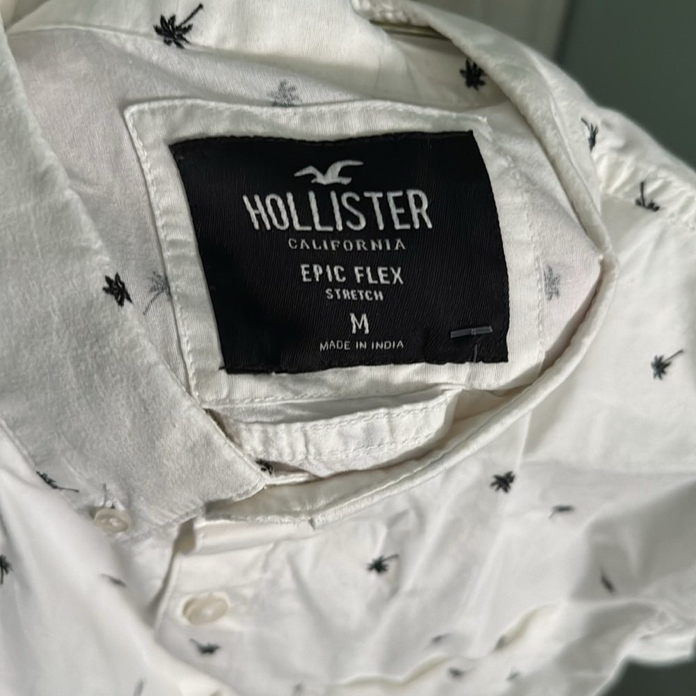 Men’s Brand new Hollister short sleeve button down - Picture 3 of 5